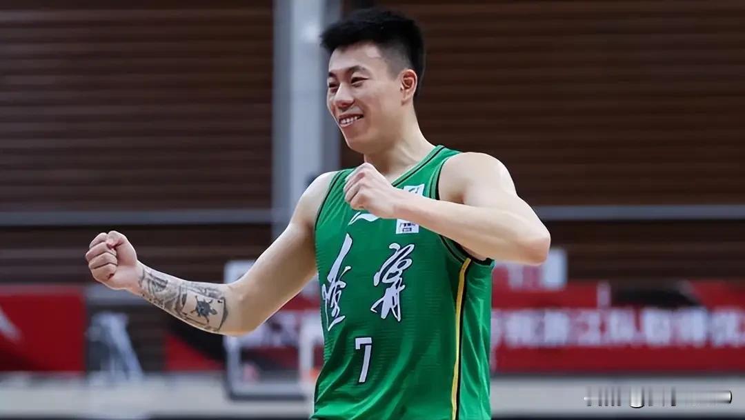 辽宁击败新疆，独占鳌头；韩德君打爆李炎哲，伊力特加油

★昨晚，榜首之战如期举行