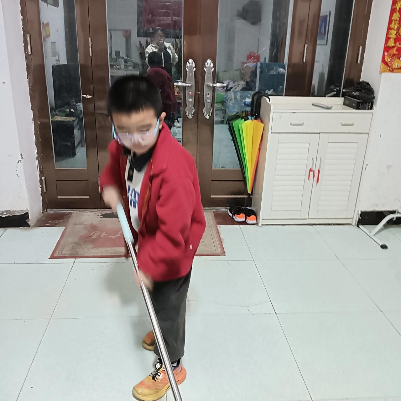 表扬这个做家务的好孩子！

   今天是重阳节，我儿子说，妈妈，我今天没有作业，