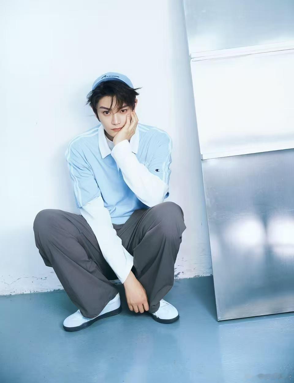 丁禹兮入场好帅妈呀丁禹兮这入场我直接失语……张海虾从剧里走出来是吧？腿长腰细脸还
