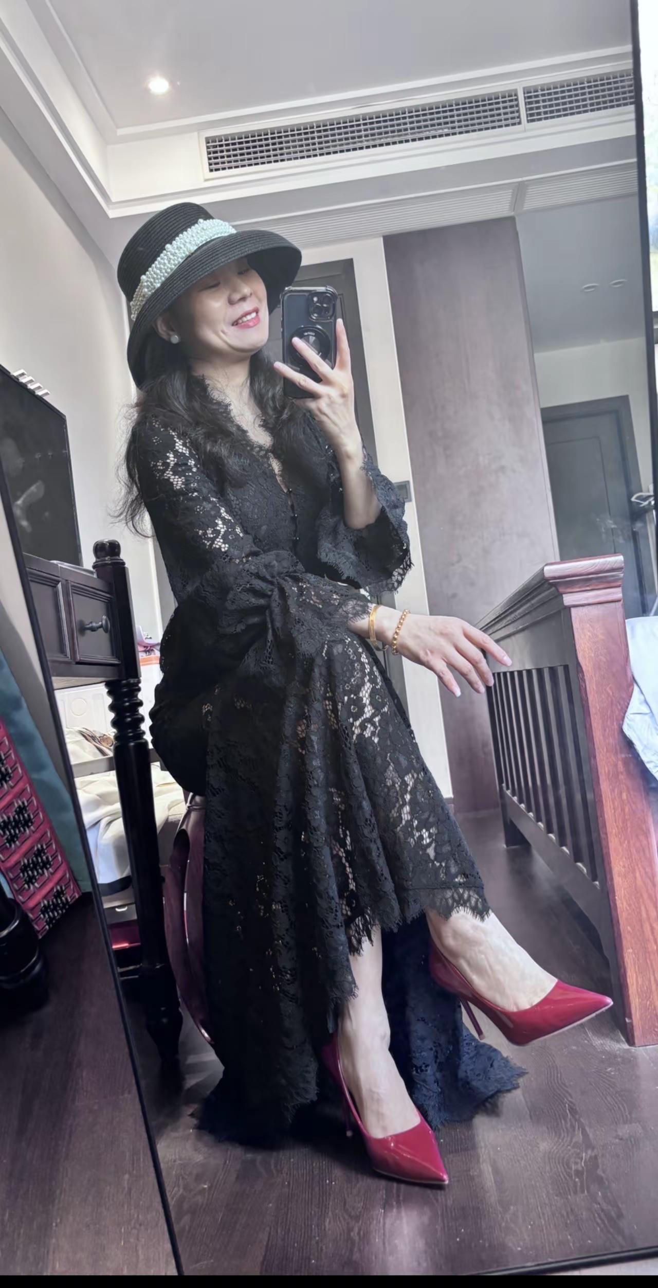 风华正茂的年纪 还请尽情绽放🌹时尚穿搭指南 创作者中心