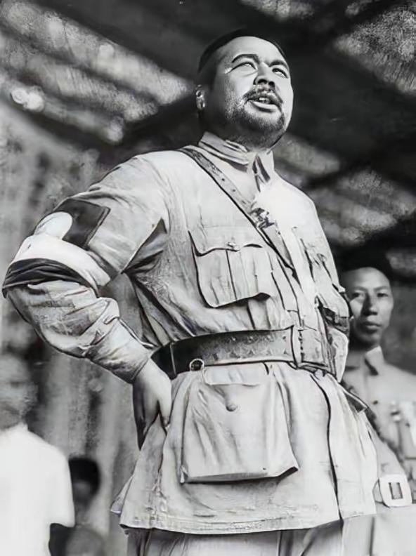 1938年，宋哲元到衡山养病，与国民党大佬李鸿烈比邻而居，素有往来。李鸿烈身边有