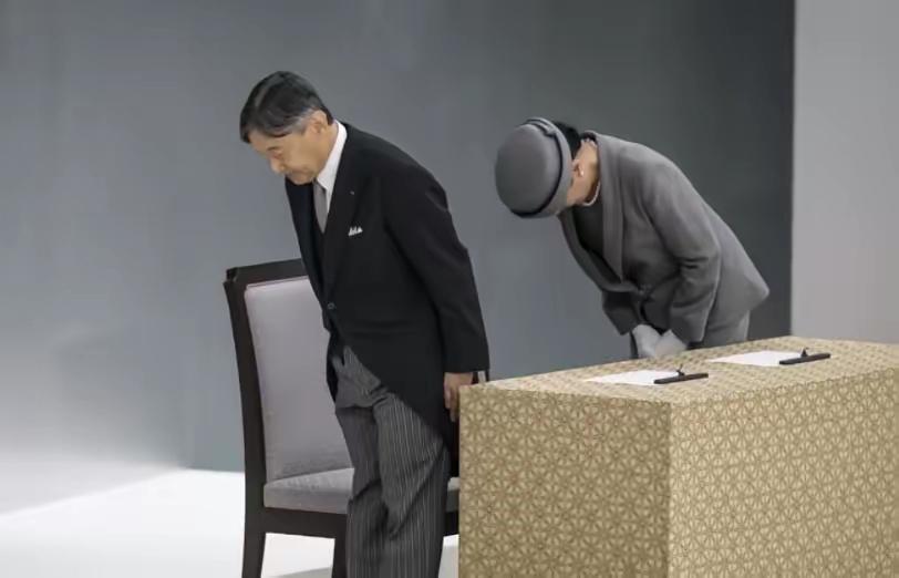 现在热议：日本的君主，我们应该叫天皇，还是叫国王，甚至叫倭王？作为老百姓，可以称