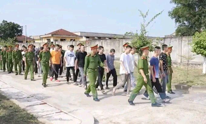 现在诈骗手段真是层出不穷，越南40多岁女子网恋“副厅长介绍的成功男”，30亿血本