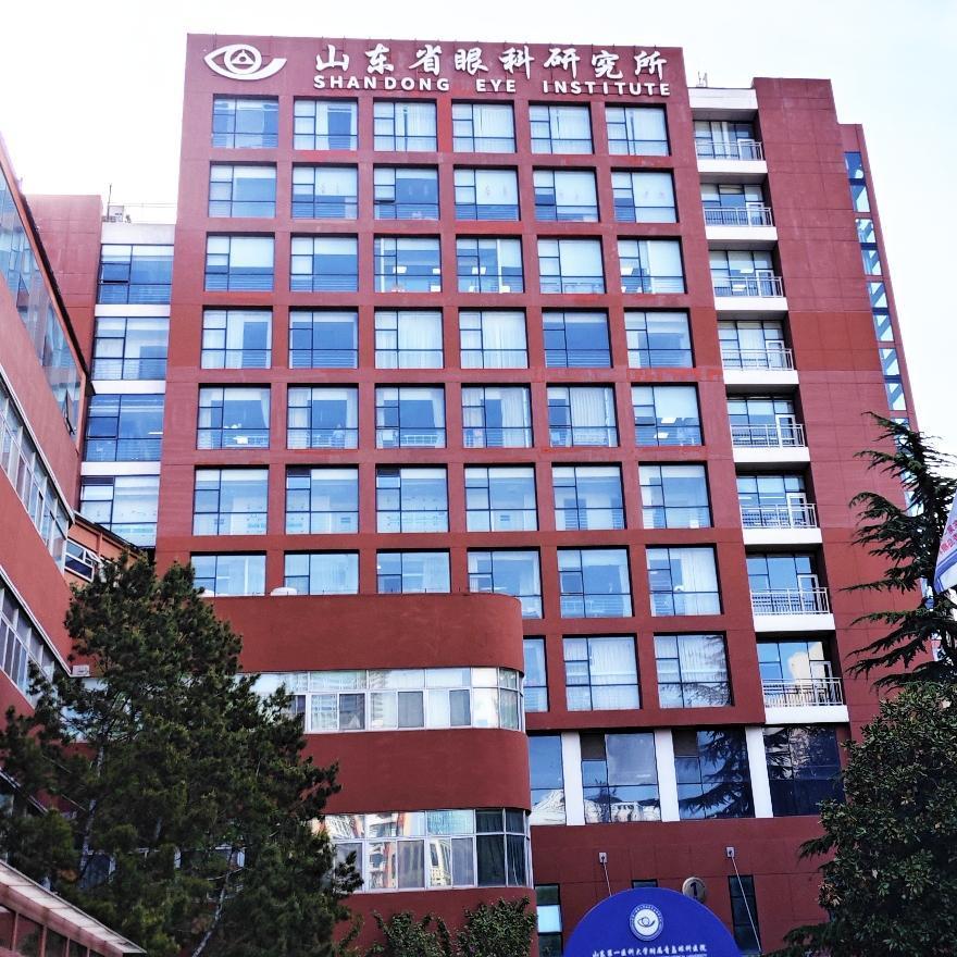 一大早就开始忙活，吃过早饭，6点半走出家门。
与俺们家“LD”就乘坐地铁还是乘坐