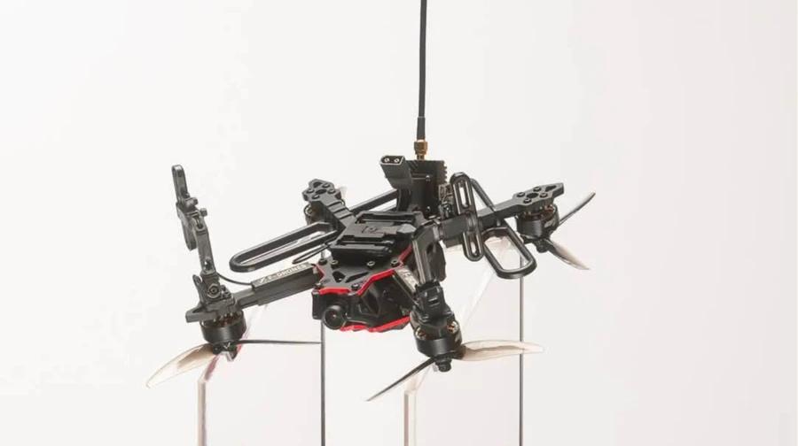 乌克兰国防公司 F-Drones 推出了一款新型紧凑型 F5 攻击无人机。该无人