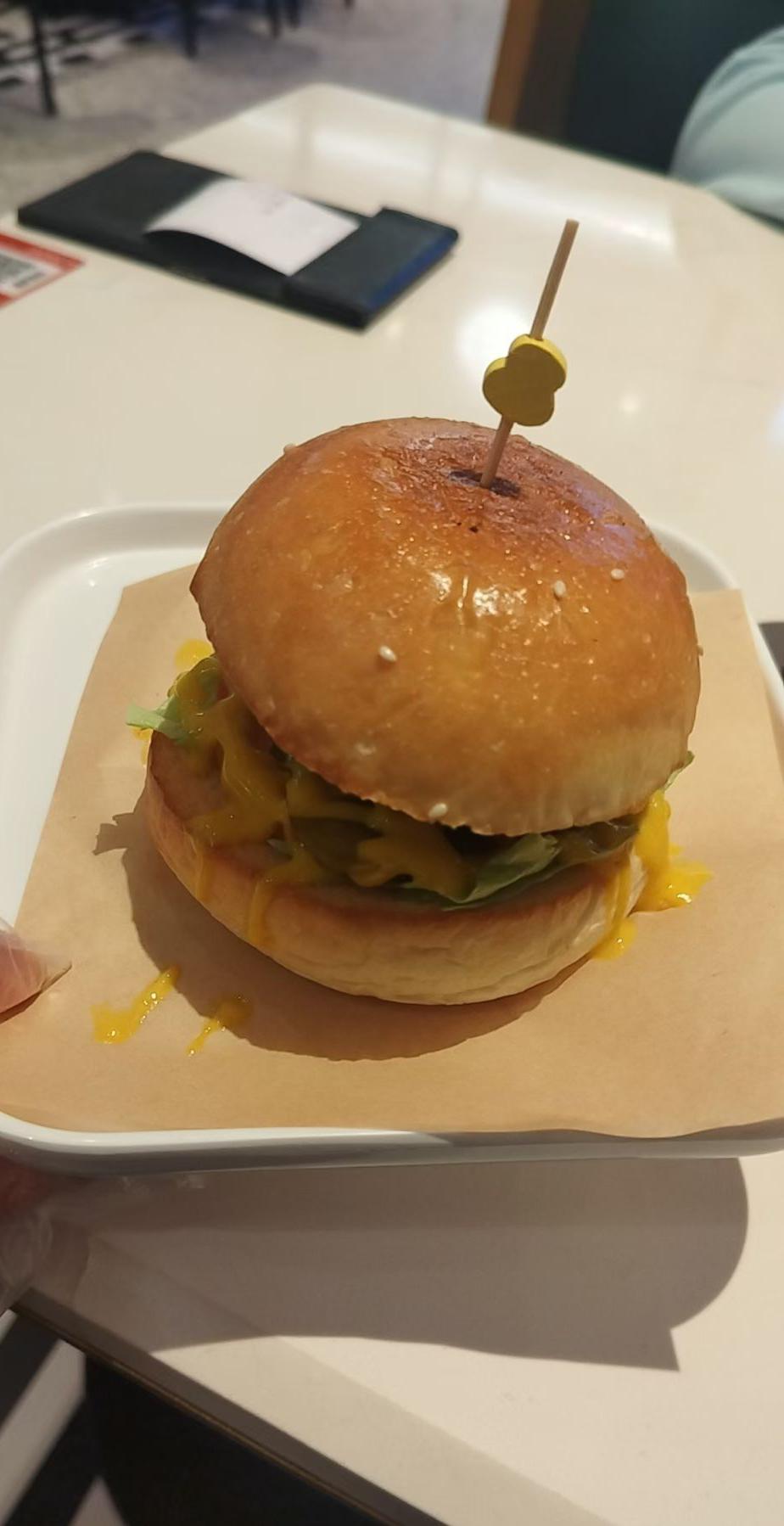 这段时间，忽然迷上了西式快餐。
以前看都不看汉堡之类的，

现在竟然觉得味道不错