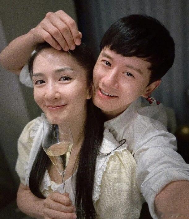 #张杰铁血娜脑# 张杰真的做每件事都会cue一下谢娜，又幸福了呀杰哥[爱你] ​