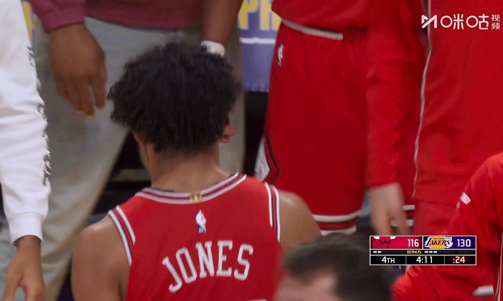 没毛病，我早说了，今天湖人靠进攻赢球。这就130多分了。 
