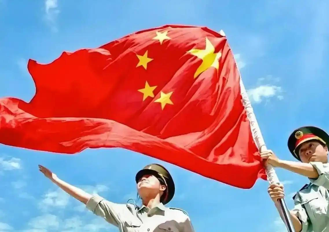[月亮]全球乱成一锅粥，中国独稳！不想打是清醒，打不赢是底气，把自己家的事办好比