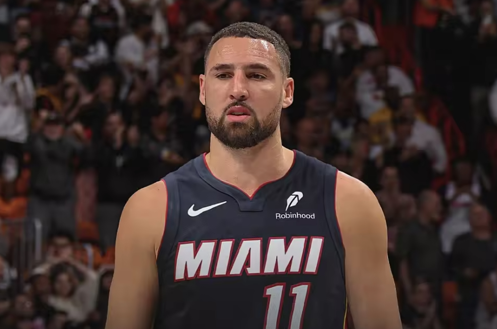 NBA 北京时间8月22日，记者Shams报道，克莱与独行侠达成买断协议，计划在