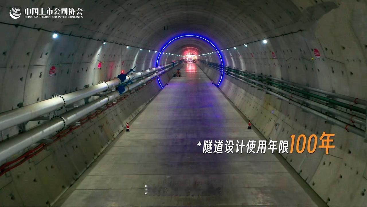 刚跟做工程的朋友聊天，他说现在国内的盾构机技术，连国外同行都来取经。尤其是 14