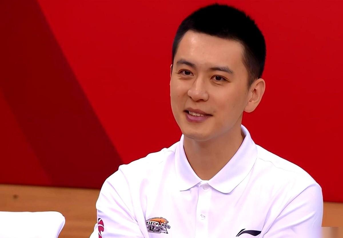 我真有点没看懂CBA这波操作。
一节12分钟改10分钟，一场比赛生生少了8分钟。