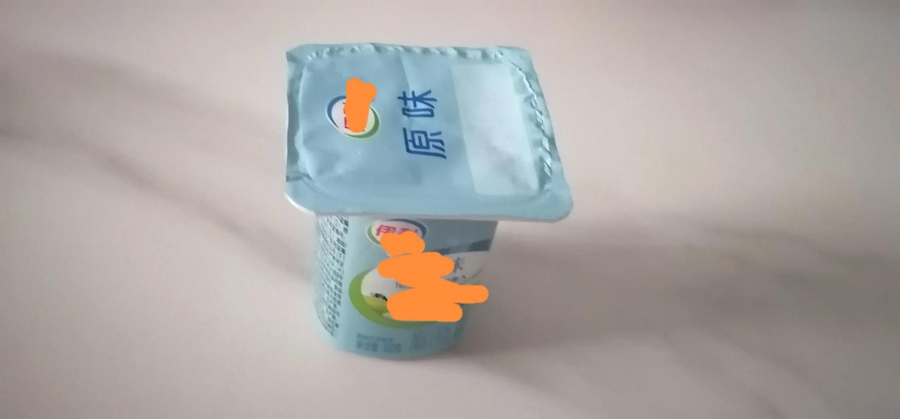 去超市买酸奶，大部分都是净含量100克的包装。尤其是4盒一排，一版两排共8盒的那