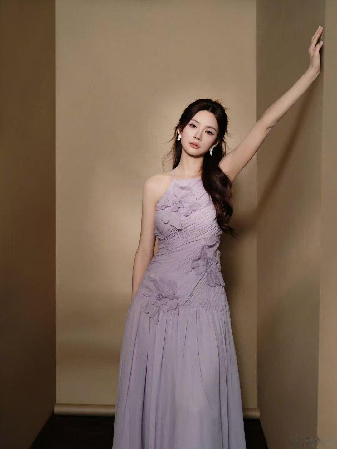 沈梦辰职场霸总幻想症老板是新人 谁懂沈梦辰的职场脑补文学！新老板还没露脸，她已经