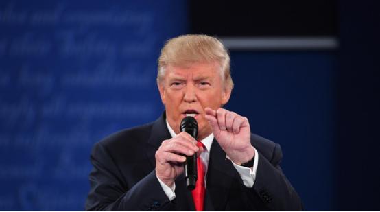 特朗普前阵子还把狠话放得满满当当，给出了限时最后通牒，一副绝不退让的架势，结果没