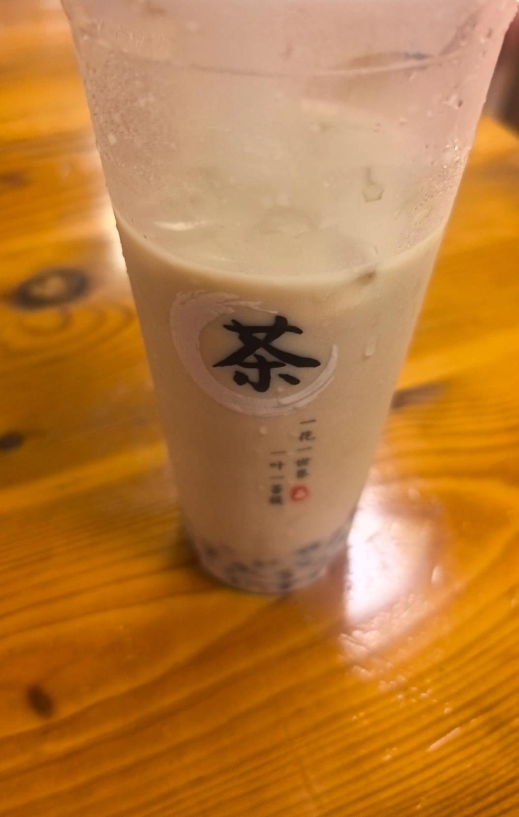 被忽视的滋味确实不好受，但这份感受也在提醒我：凡事多为自己考虑，不必过分在意他人