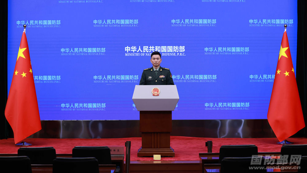 国防部：日方窥视滋扰中方正当行动暴露受迫害妄想症