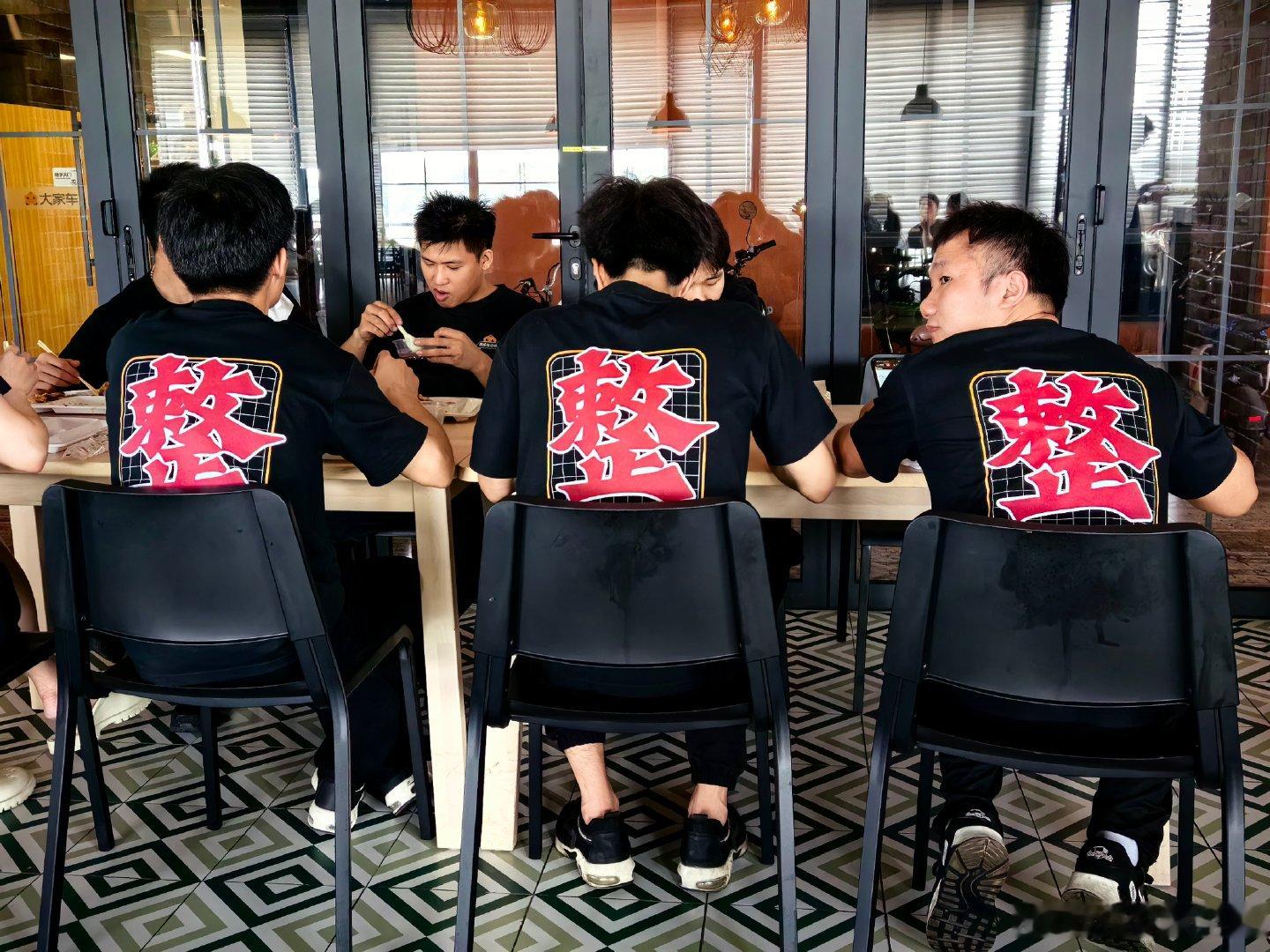 那个游戏叫什么来着[笑而不语][笑而不语][笑而不语]  ​​​