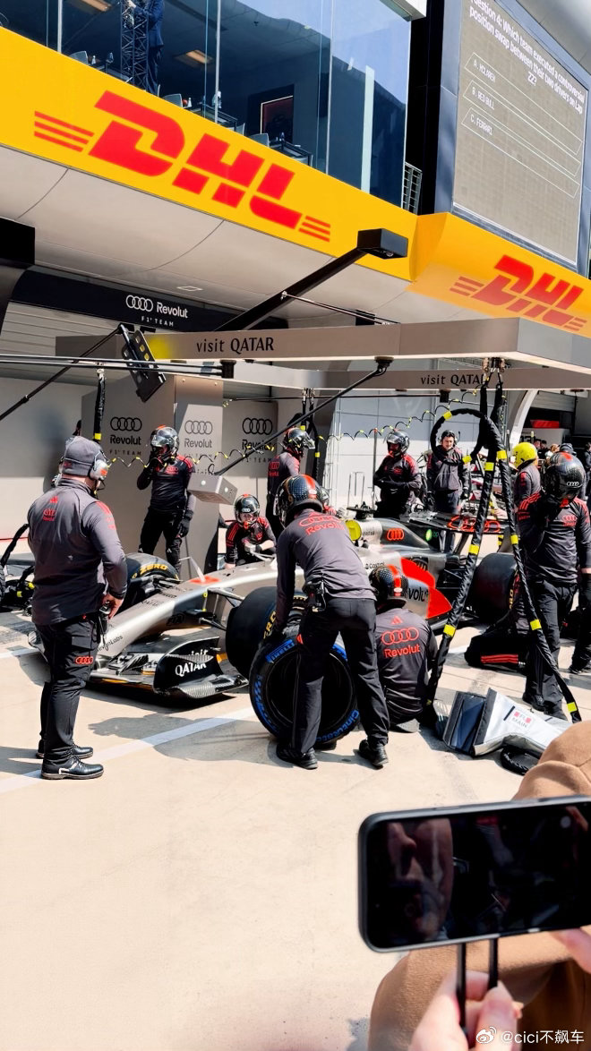 告诉大家一个paddock攻略，早上一进来的第一件事，一定要在刷卡进门之后，去右