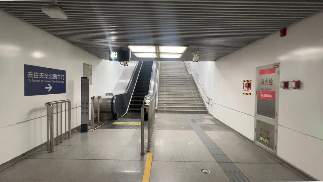 坐地铁、逛公园、走盲道，实探北京无障碍通行