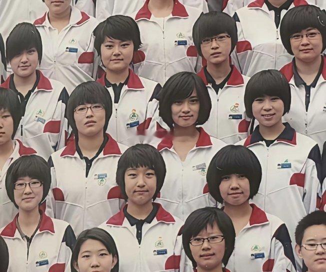看到孟子义的这张毕业照就知道她为什么可以当明星了 