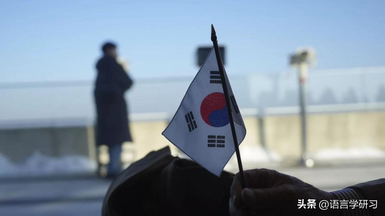 韩国计划到 2030 年将可再生能源装机容量扩大至 100 吉瓦以上

¬ 朝鲜