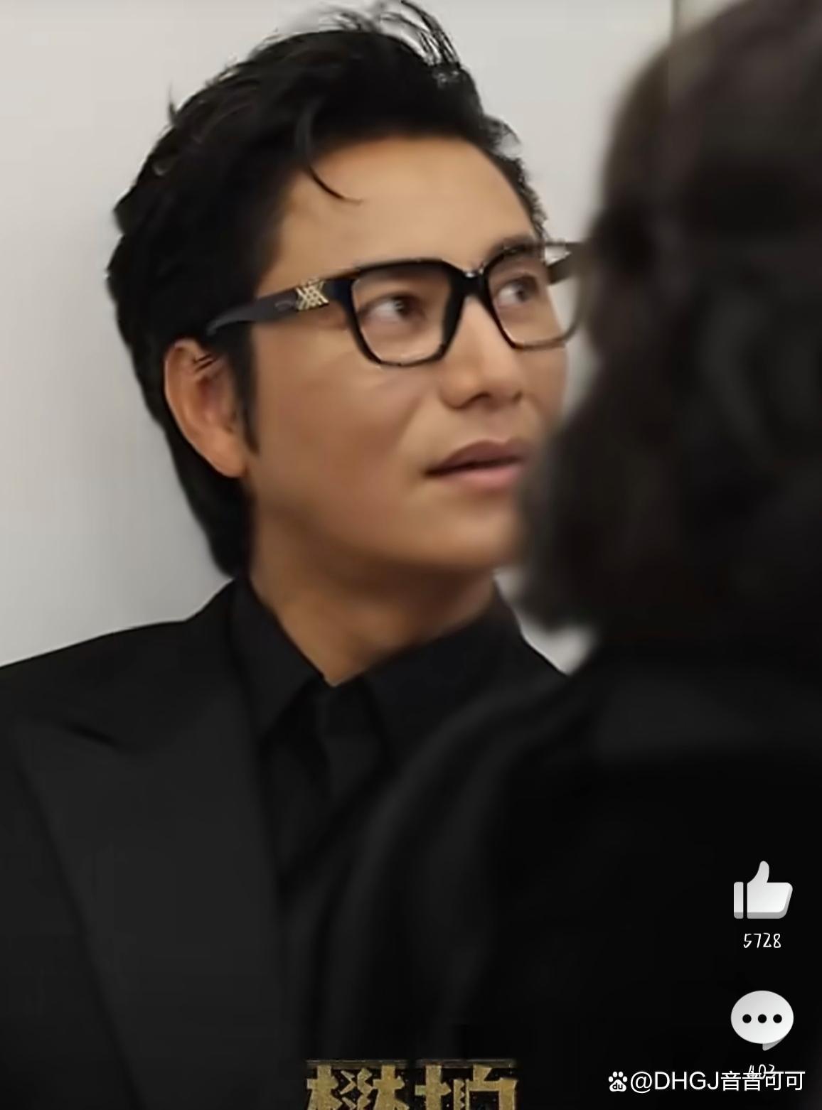 最近抖音上突然刮起一阵"陈坤被替换"的邪风，不少抖人信誓旦旦地表示："现在的陈坤