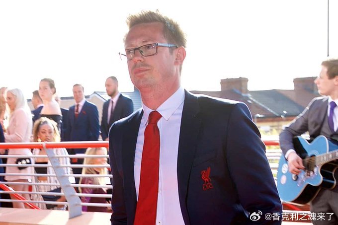 竞技报记者西蒙休斯评论鉴于芬威体育集团以史无前例的扩张计划为由，重新聘请迈克尔·