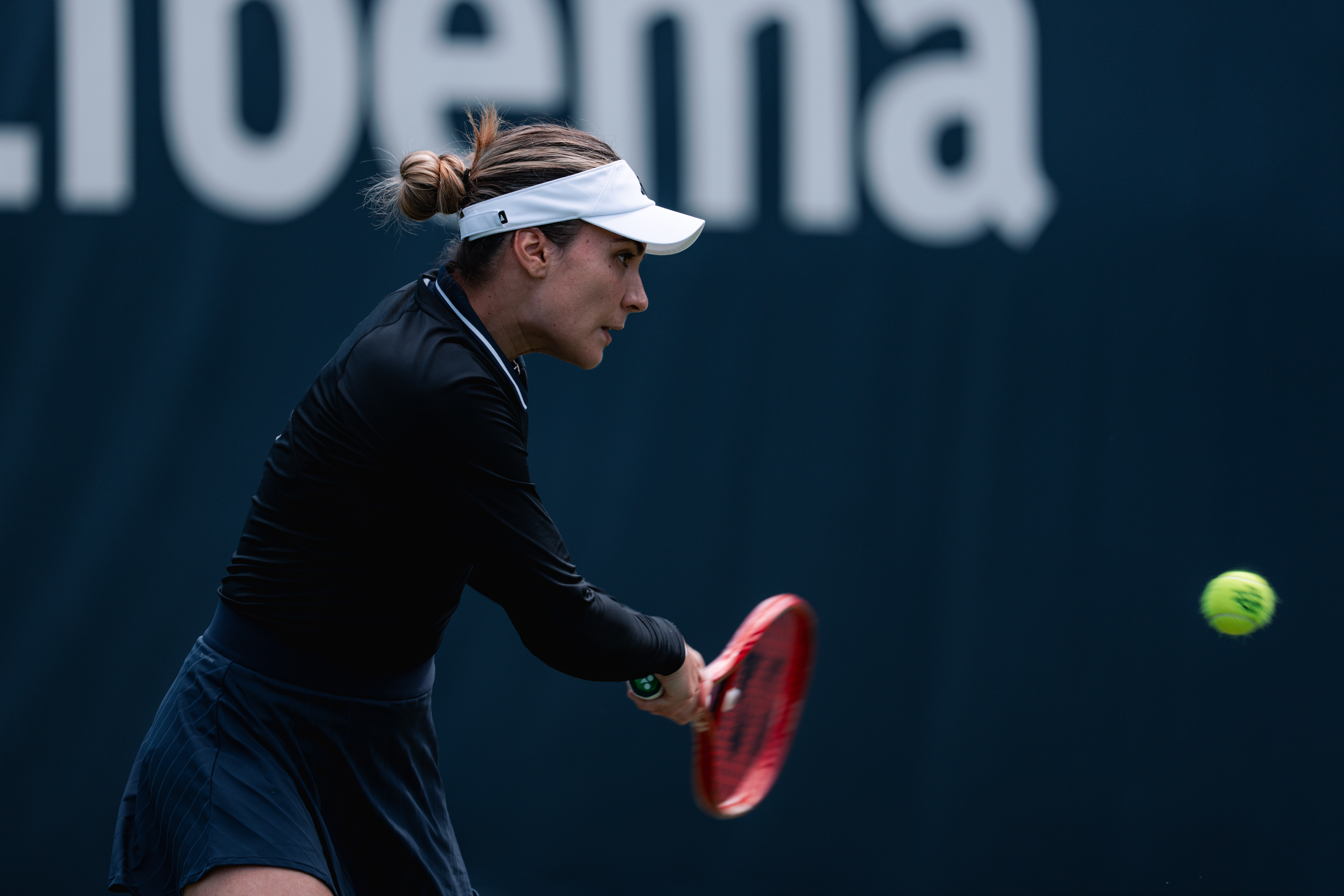 鲁塞终结梅尔滕斯卫冕之旅👊WTA250斯海尔托亨博斯站第二轮，鲁塞以6-3 6