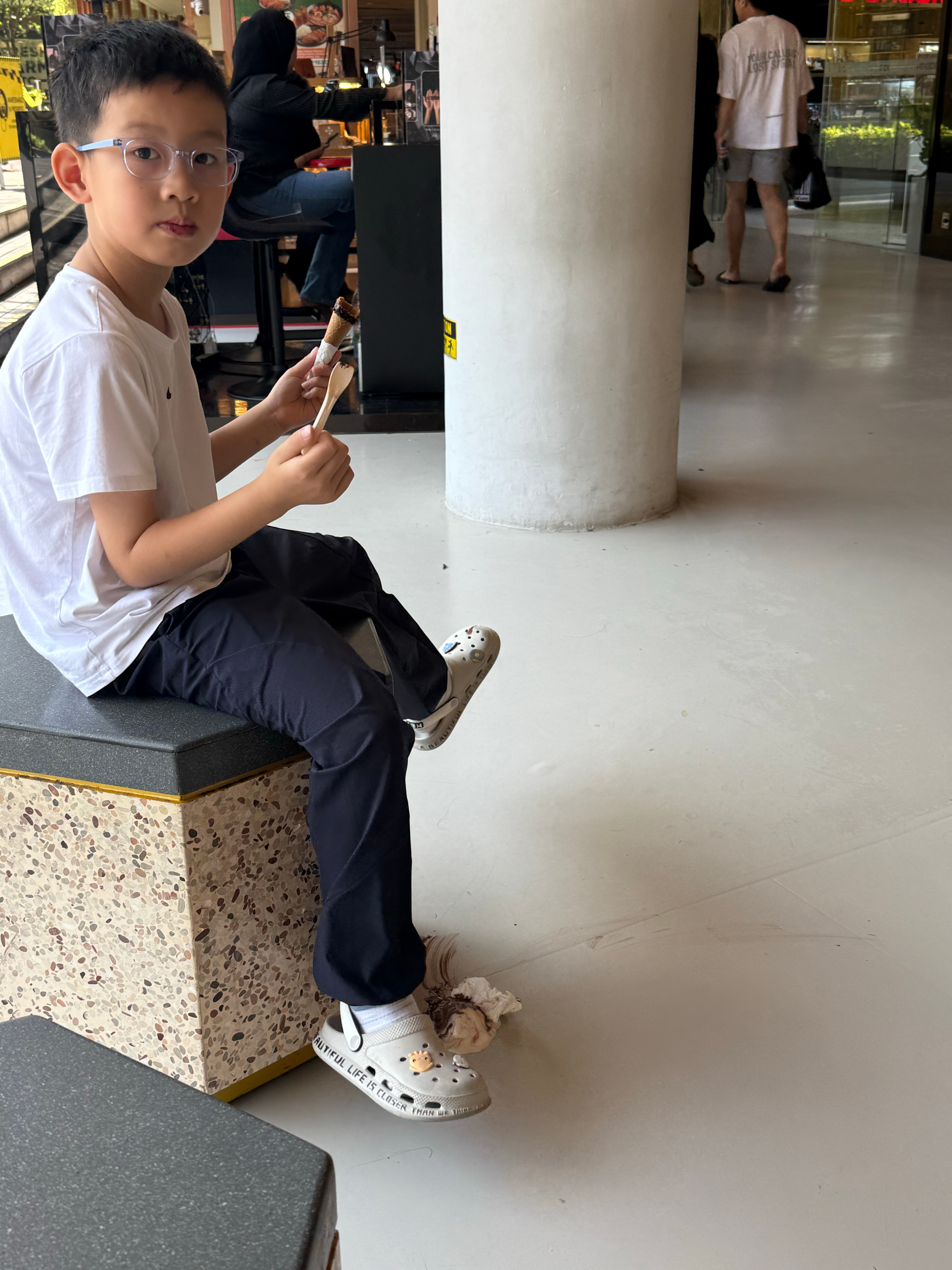 我还没吃就掉地上了[允悲] ​​​
