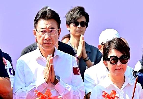 蒋万安请托后，卢秀燕点头担任竞选主委，这个安排确实很受关注。
她表示，决定是这几
