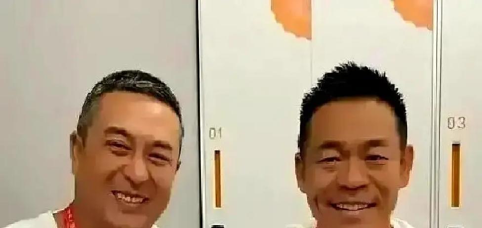 8%预算砸音乐，他赚回三倍
 
别人拍剧音乐只占2%，张嘉译一出手就拨8%。孙浩