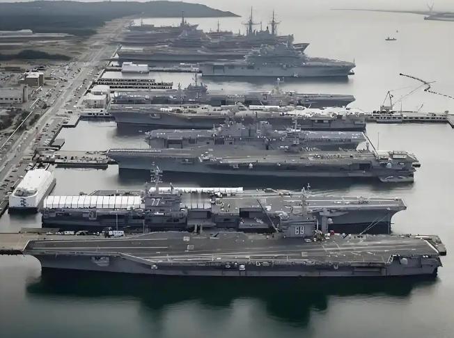 为何美国债务高达37万亿美元，还能养得起11艘航母？其实我们都被骗了，美国债务3