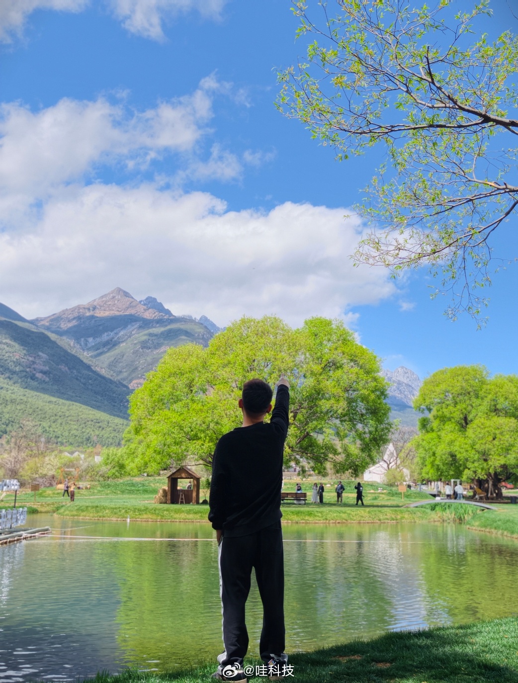 年轻人一定要帅不不不不不焦虑感谢vivo vivo发布会 丽江·丽江金茂凯悦臻选