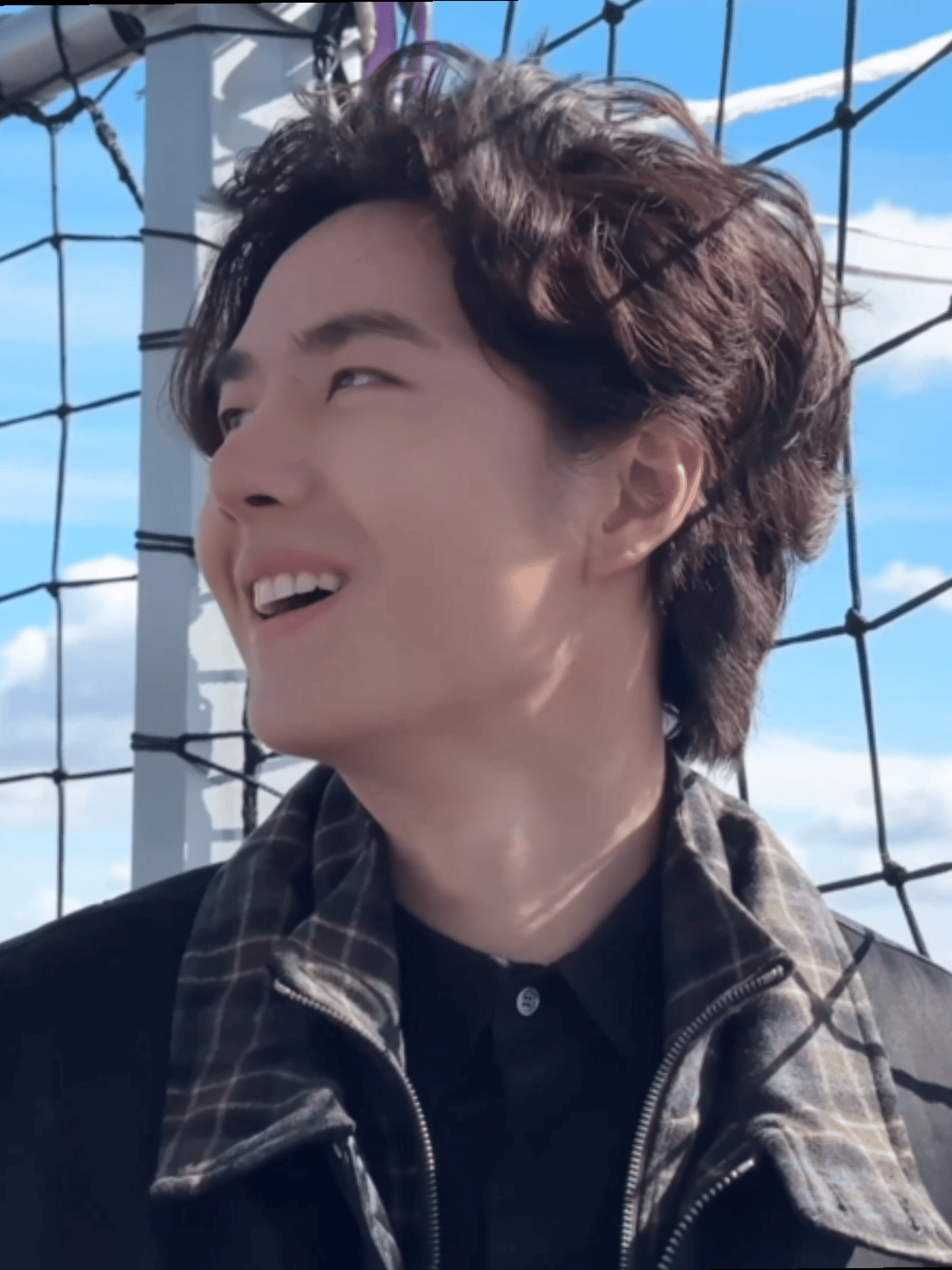 王一博[超话]王一博坐CEO和安娜中间王一博巴黎偶遇王一博素颜逛街巴黎偶遇王一博