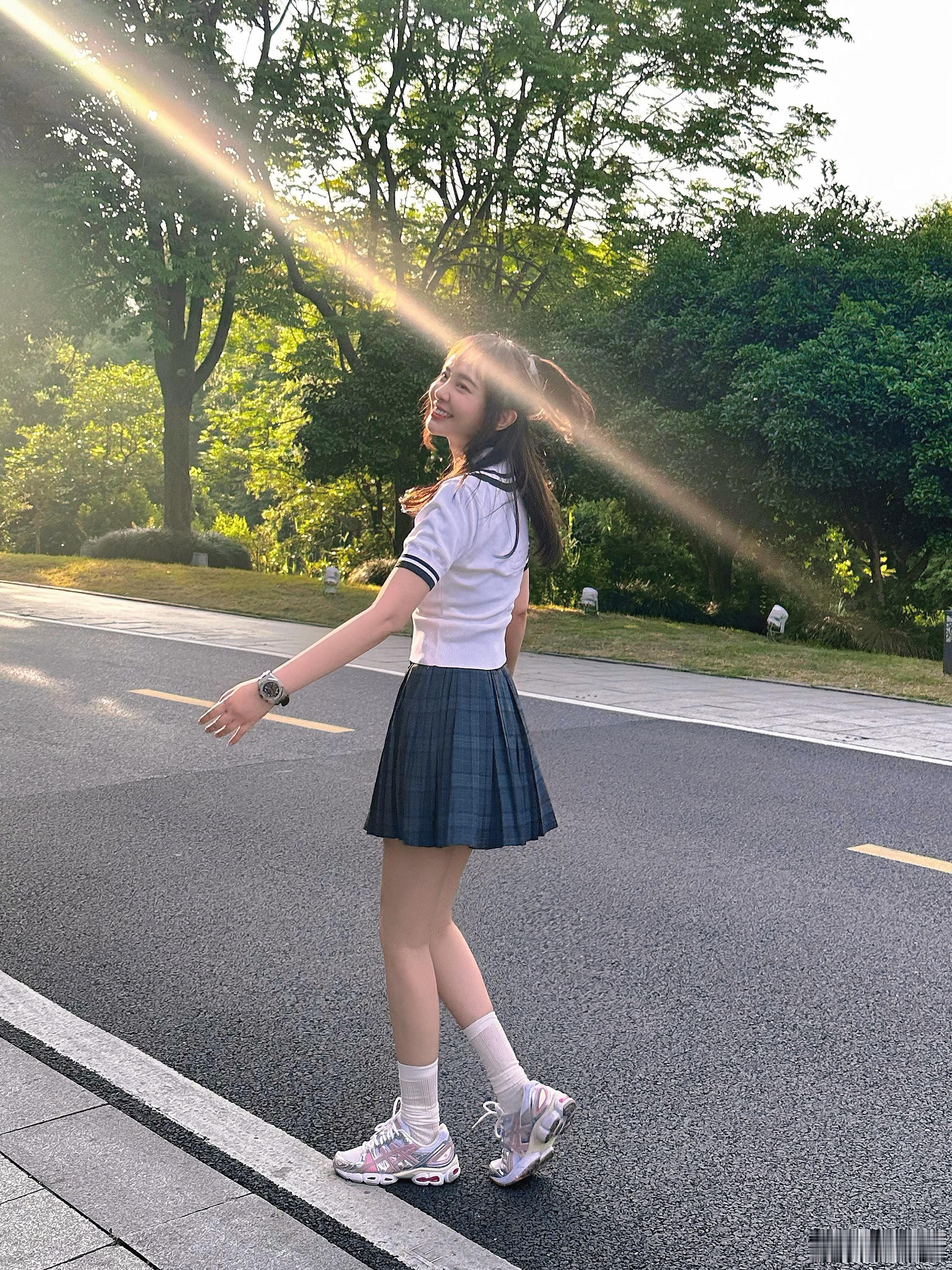 太阳晒屁股了[比耶]阳光正好 ​​​