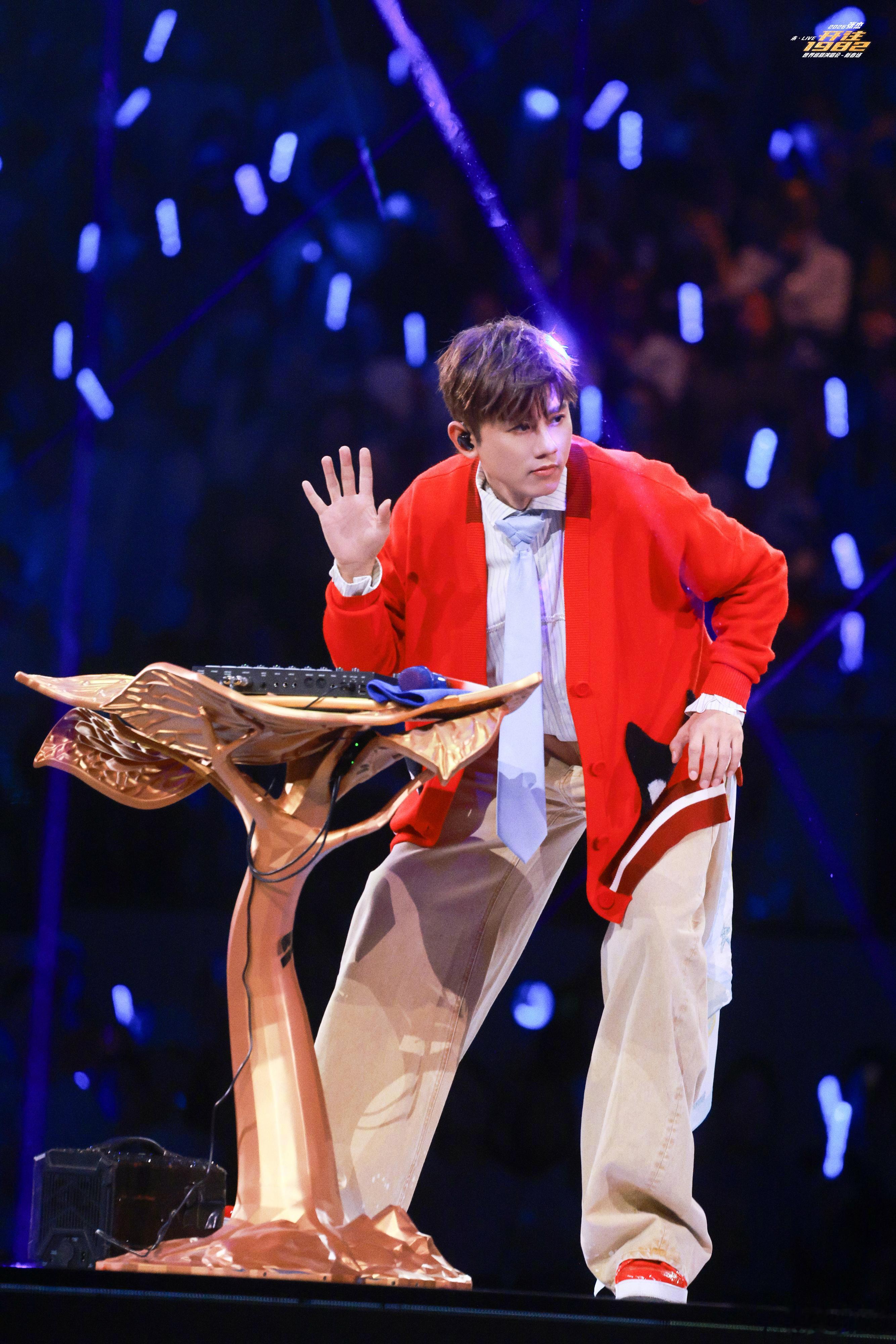 怎么未来福还有垫纸呢 