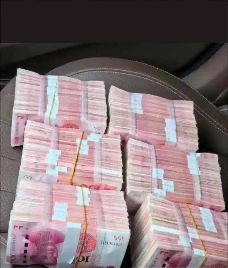“金钱再次干败亲情！”内蒙古，一女子4岁时，父母离婚，她被判给母亲，父亲67岁时