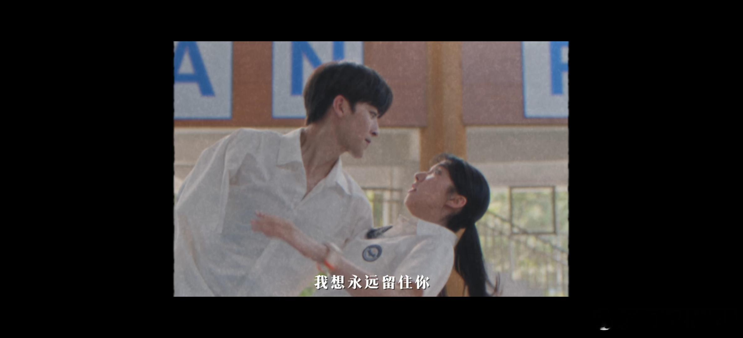 何洛洛苏晓彤终于原谅现偶了还有谁不知道何洛洛苏晓彤的新剧，拒绝工业糖精给我们带来