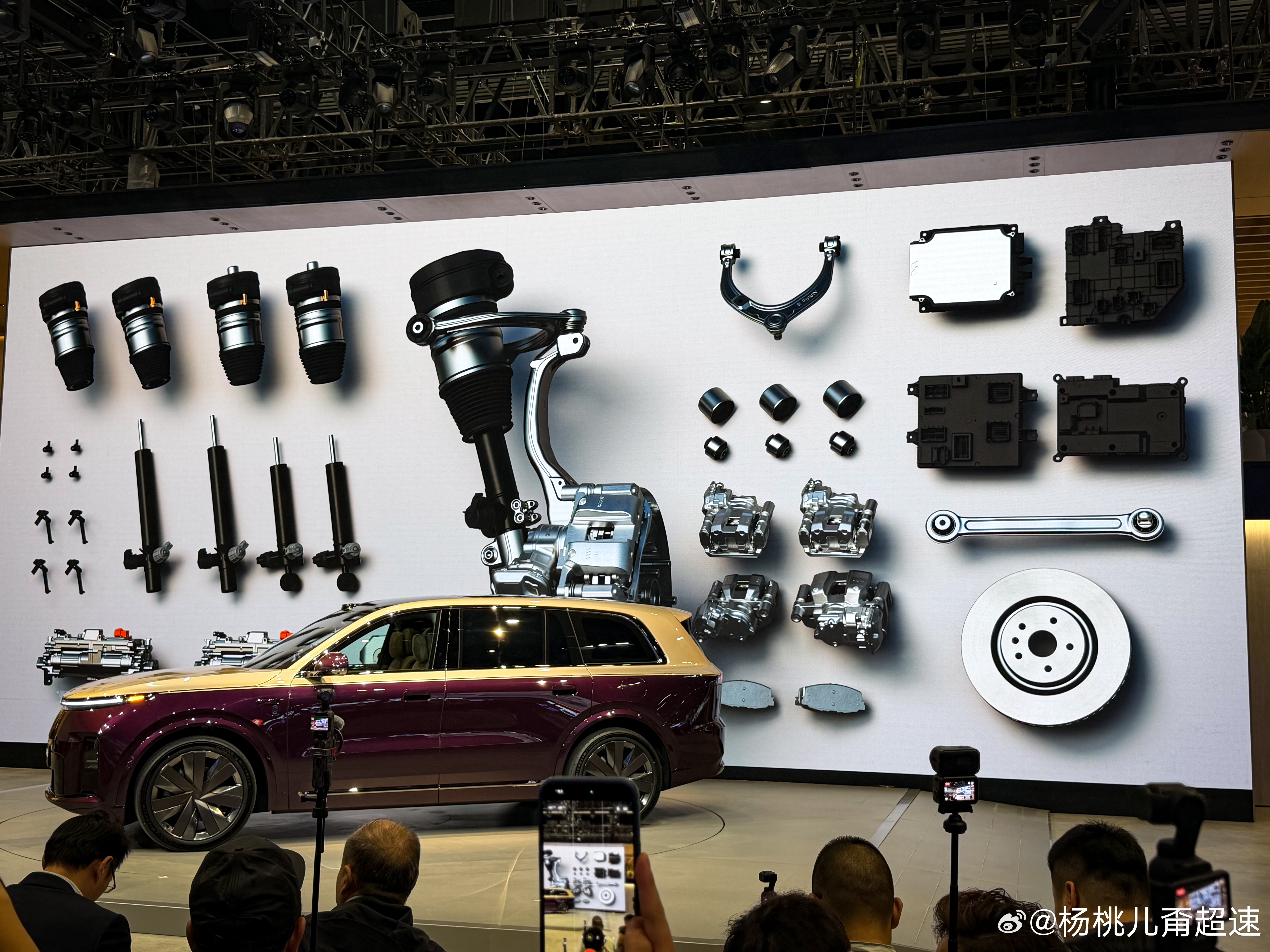 一张图证明你来过北京车展有人觉得55.98高了？里外仔细看了之后 只能说 绝对值