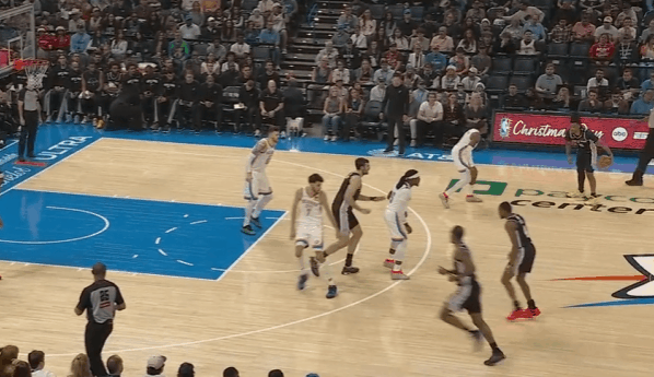 逐帧拆解：福克斯技术细节解析，高效29分助马刺三杀雷霆图1无球起手佯装借助科内特