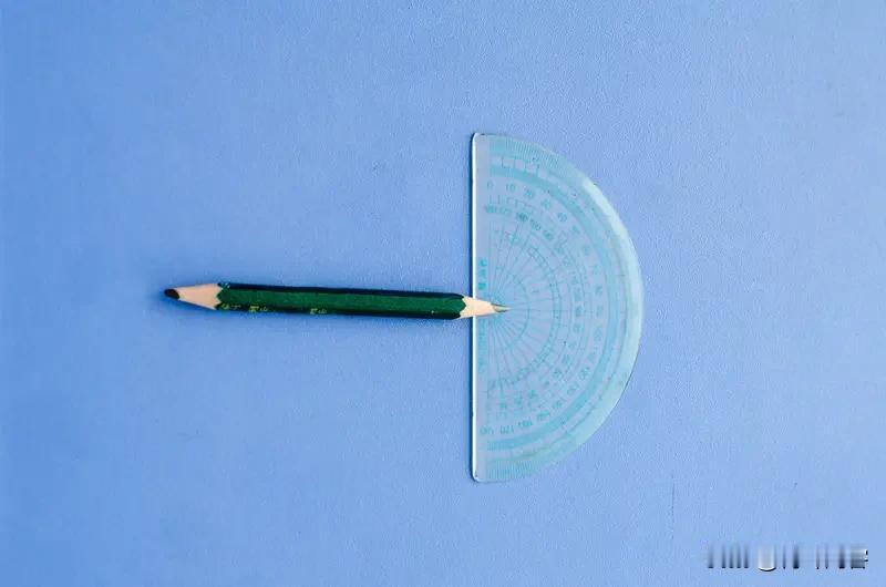 初中数学几何到底要不要掌握模型? 
我觉得初中几何还是掌握模型好。如果题目与模型