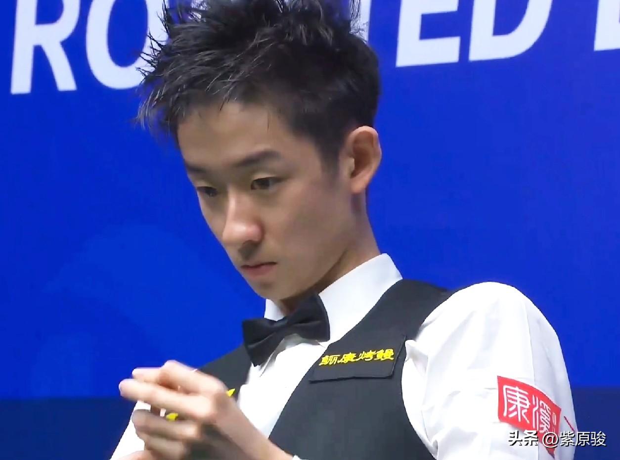 吴宜泽5-1大胜艾伦，火箭奥沙利文5-0零封瑞恩·戴，双双晋级4强。火箭打出单杆