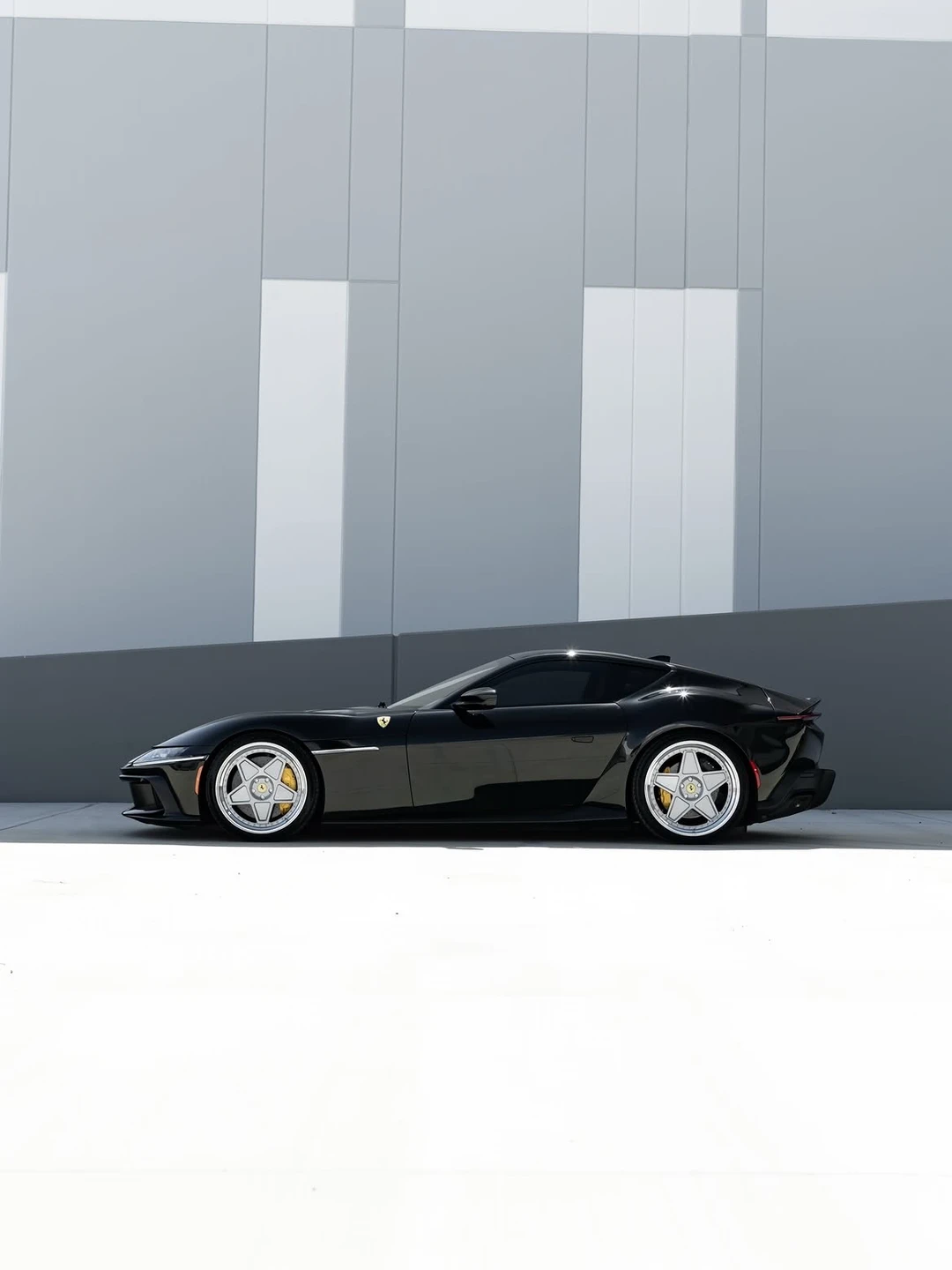法拉利 12C + HRE