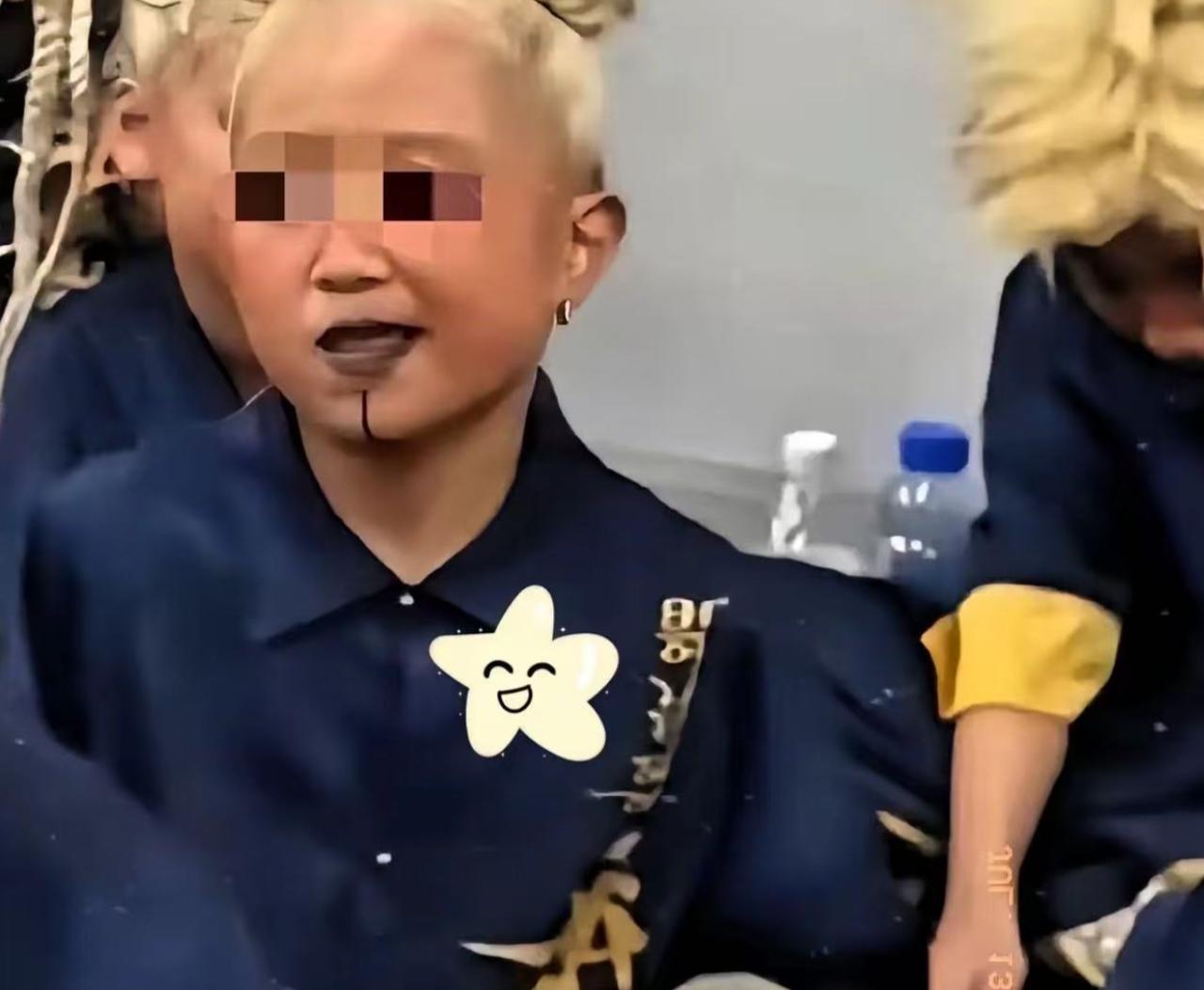 全网暴怒！上海这场儿童舞蹈比赛的妆造，看得人气愤不已！一个个可爱的小朋友，硬是被
