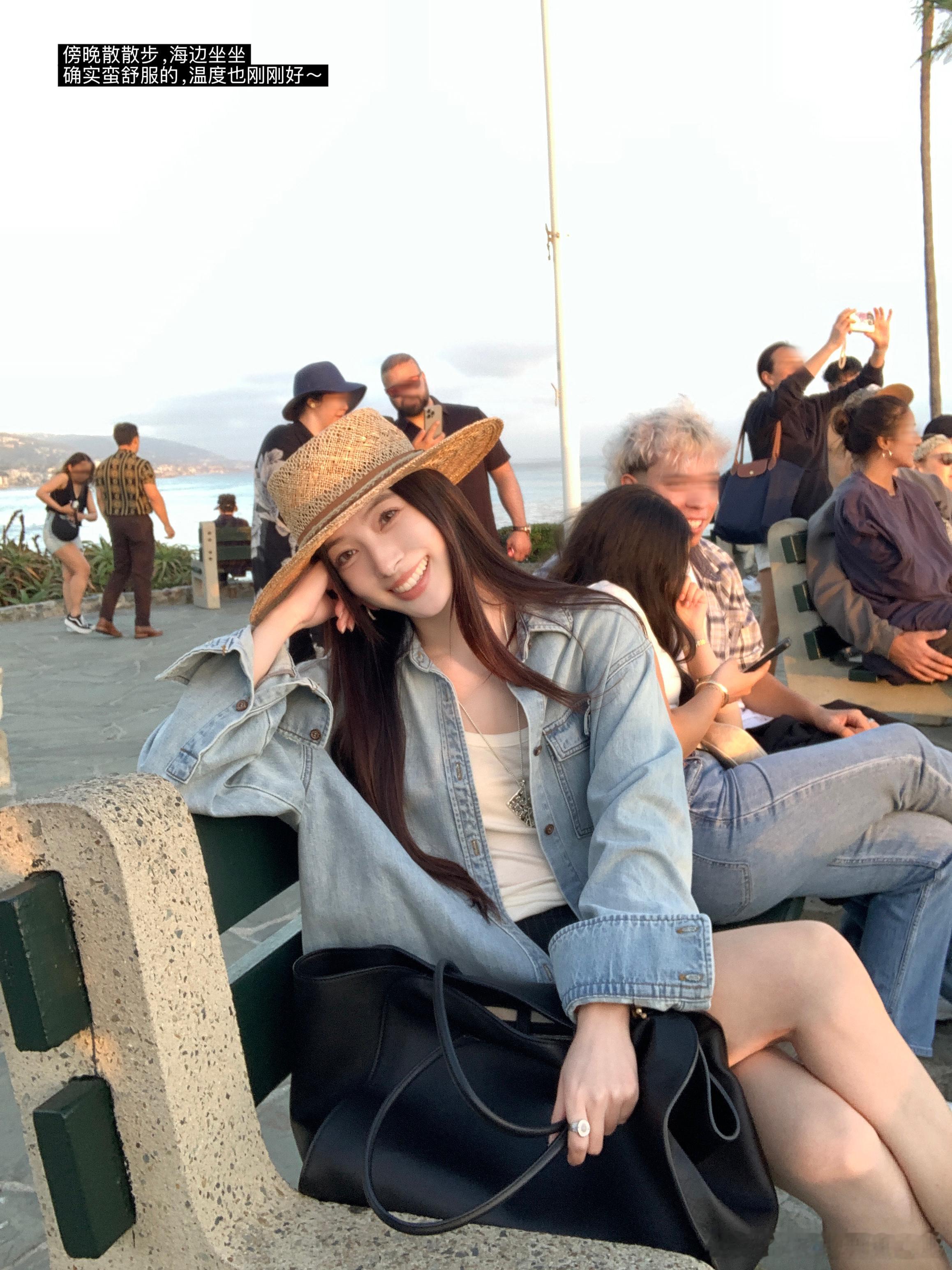 🏝️棕榈树、小狗、海滩、夕阳……回去的路上随便走走，好舒服啊～ ​​​