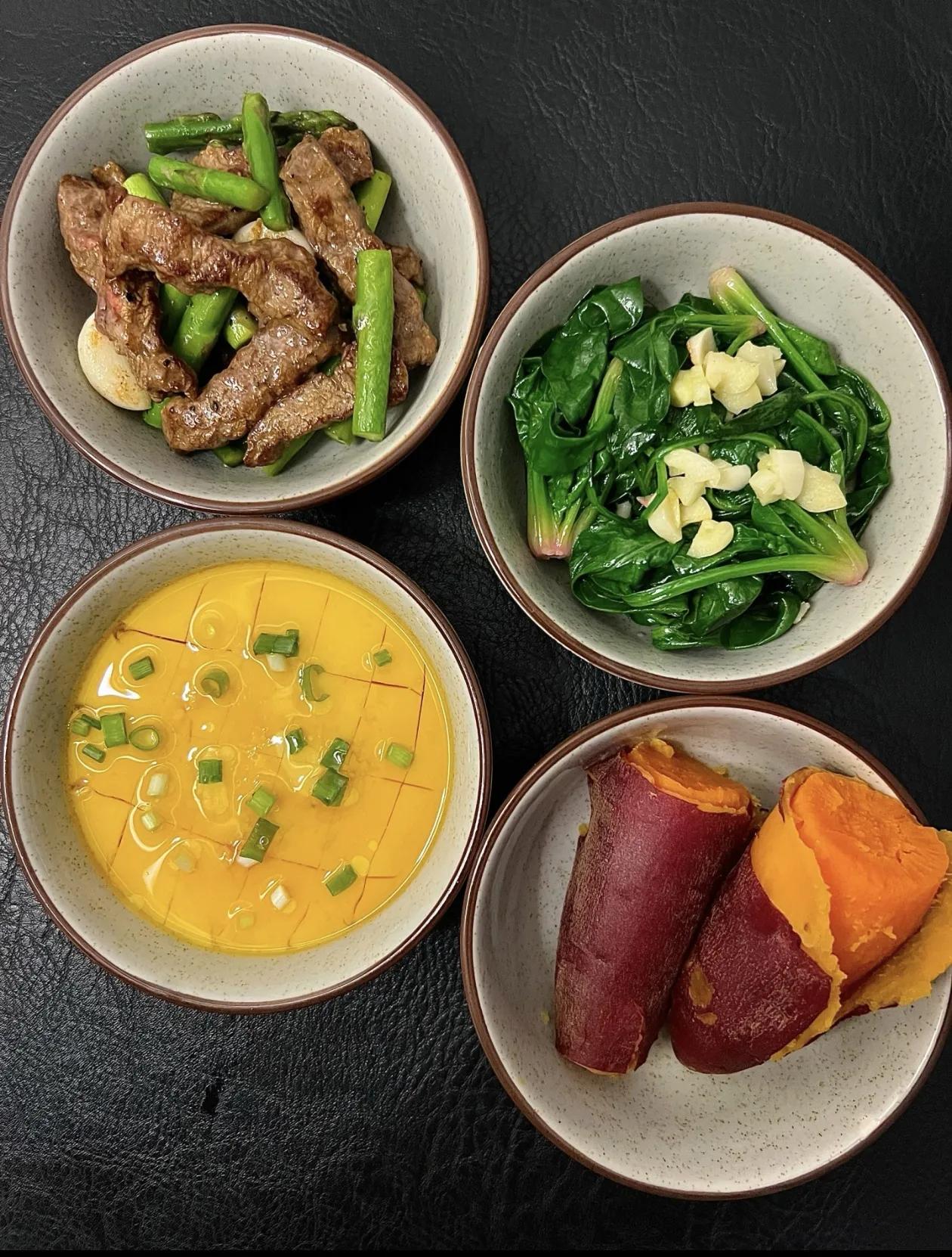 学中医的朋友跟我唠，
每年只要冬至一过，
往后俩月，可千万甭惦记着减肥！

谁再