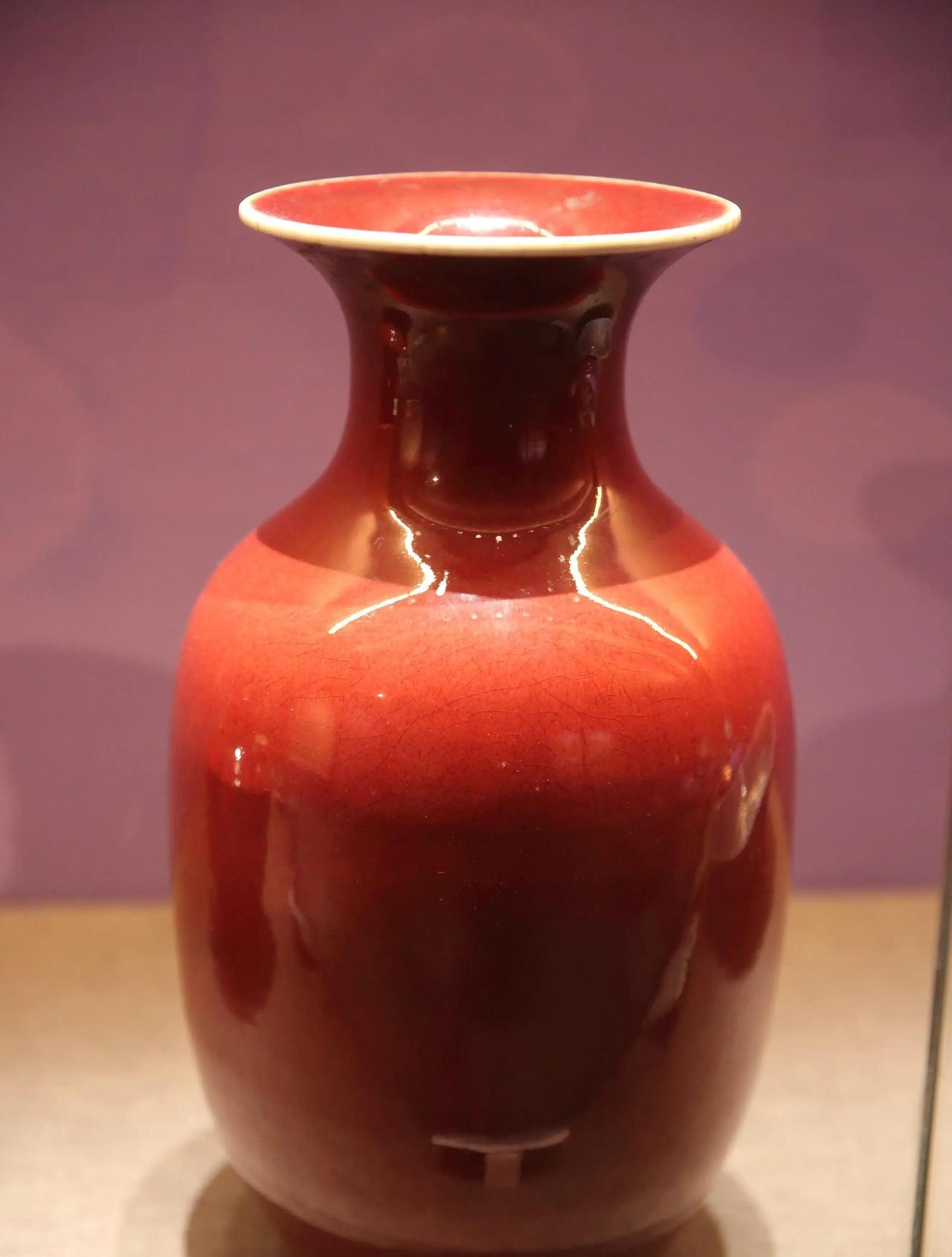 福建省博物院“观瓷”展上，明清瓷器釉色分类竟藏50多件窑宝，工艺反差炸裂眼球！