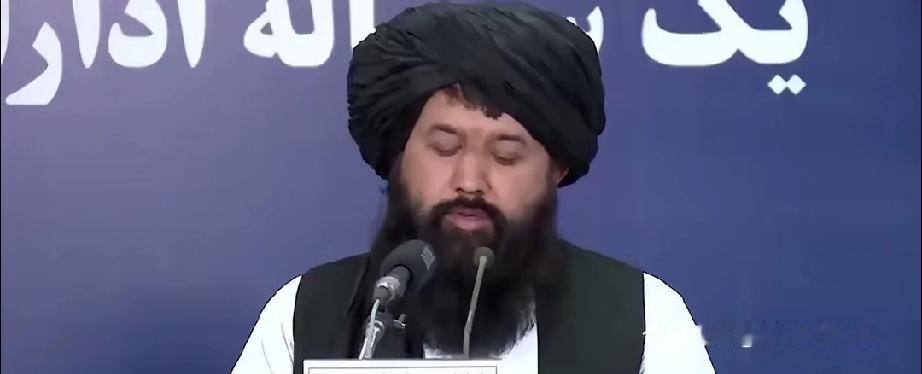 阿富汗教育部长纳迪姆正式宣布，永久禁止6年级以上女性上学，从中学到大学全给封了，