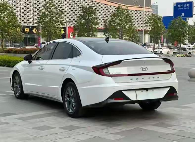 【现代汽车Q1：卖得少了、营收涨了、利润却跌了】
全球车市一片冷清，现代汽车刚交